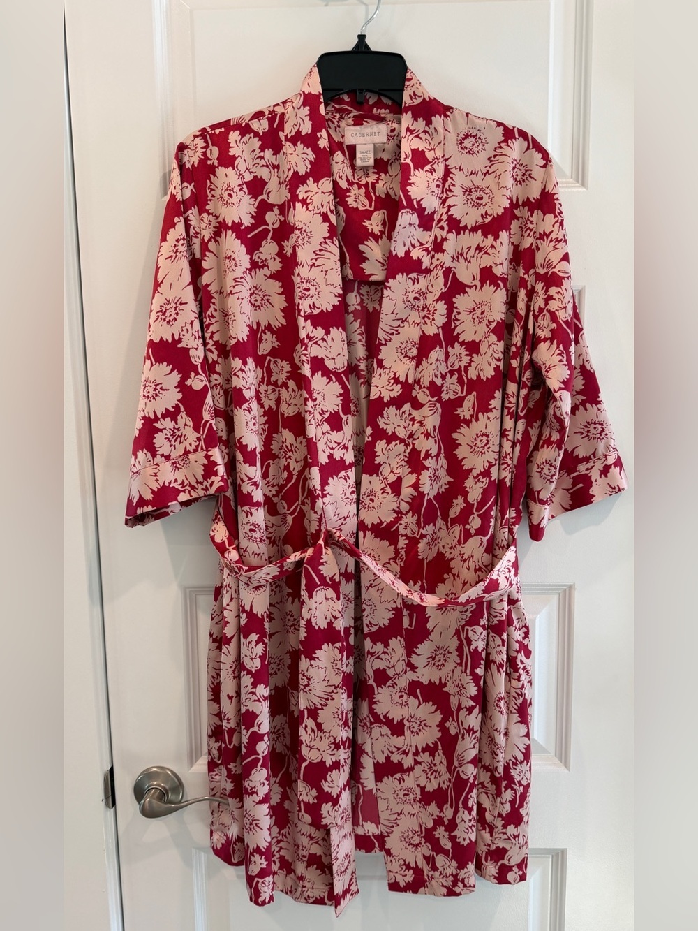 Cabernet Red & White Floral Print Kimono Robe size S